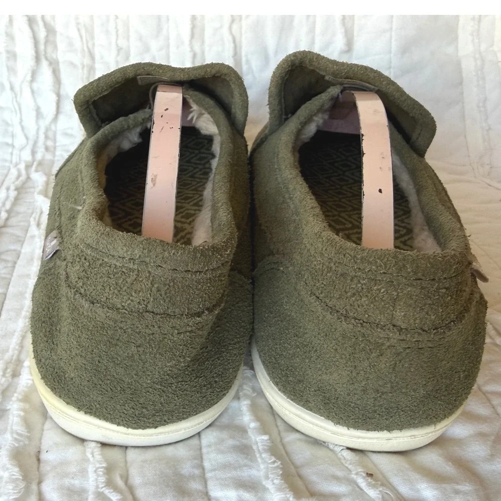 Sanuk Pair O Dice Chill Suede Slip On Olive Green Faux Fur Lined Womens 8.5